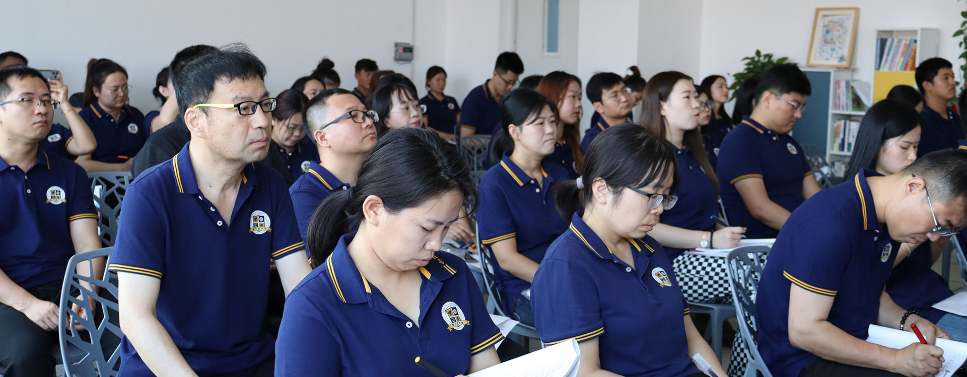 操女人逼舔鸡巴